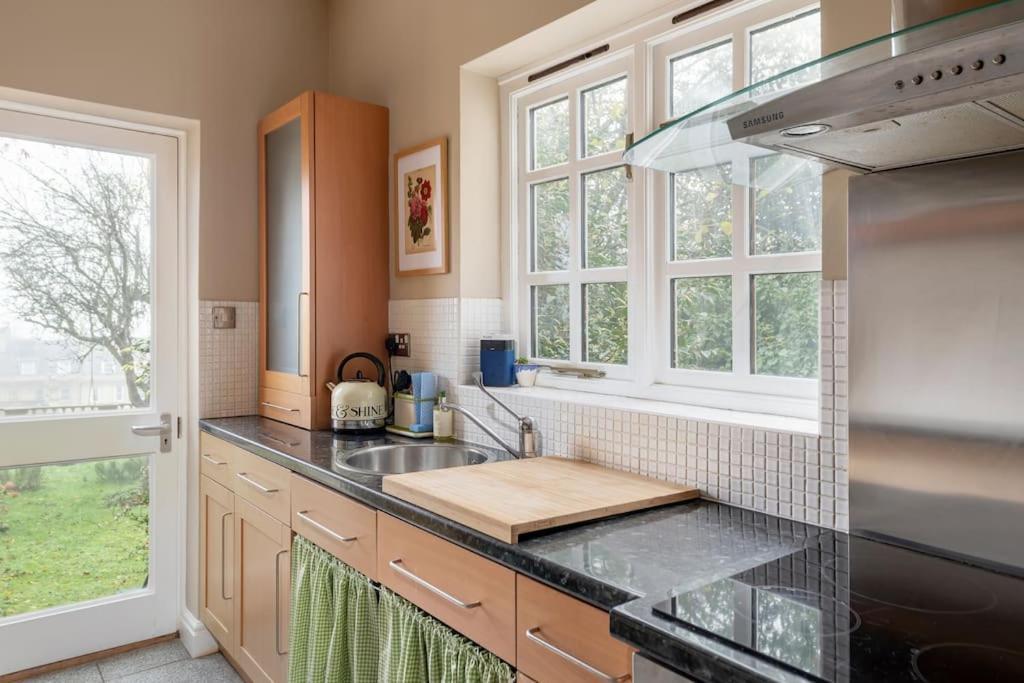 Stylish Central Apartment With Parking - Garden And Workspace Bath Exterior foto